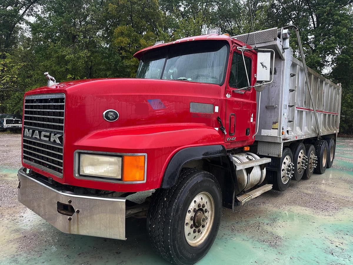 Used 1999 MACK CL713