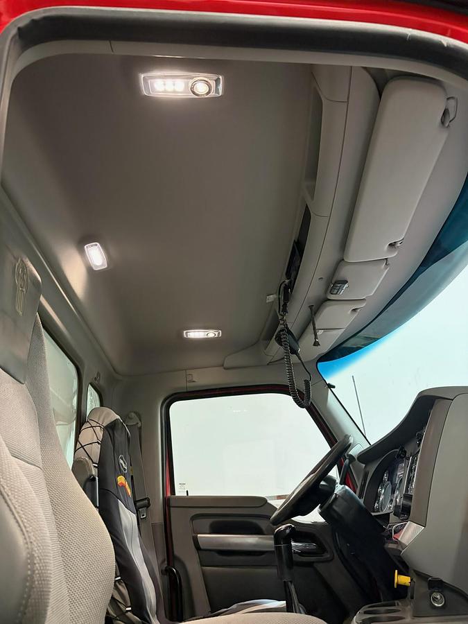 Used 2018 KENWORTH T880