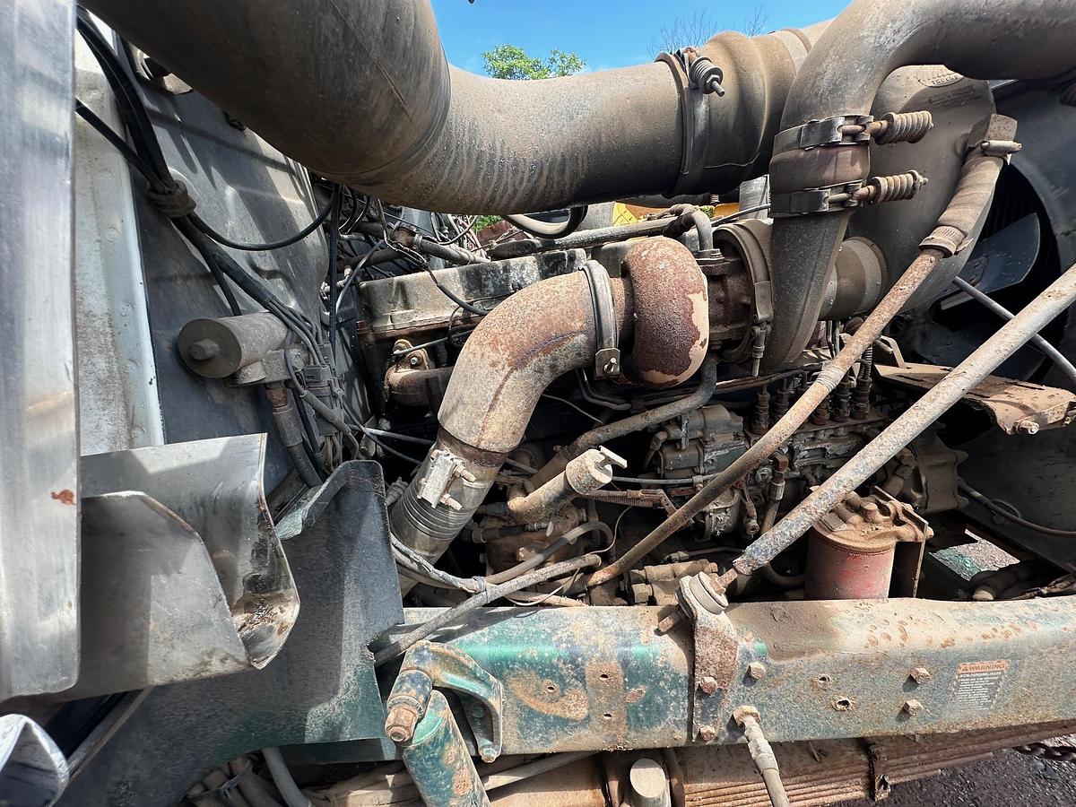 Used 1990 MACK RB688S