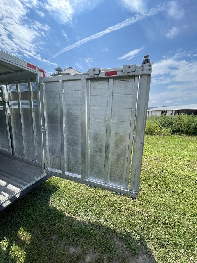 Used 2000 SOONER 27 foot 20x6.95 Ranch GN