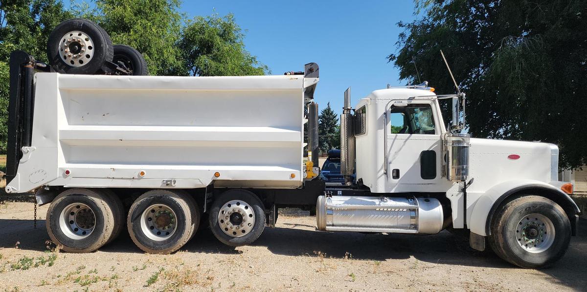 Used 2007 PETERBILT 379 Super Dump HD