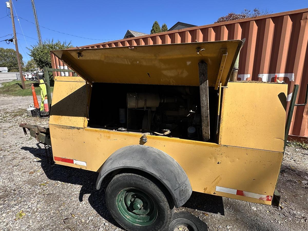 Used 1995 LEROI Q185JD-E