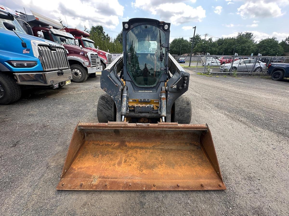 Used 2017 DEERE 332G