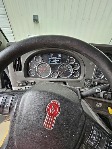 Used 2019 KENWORTH T880