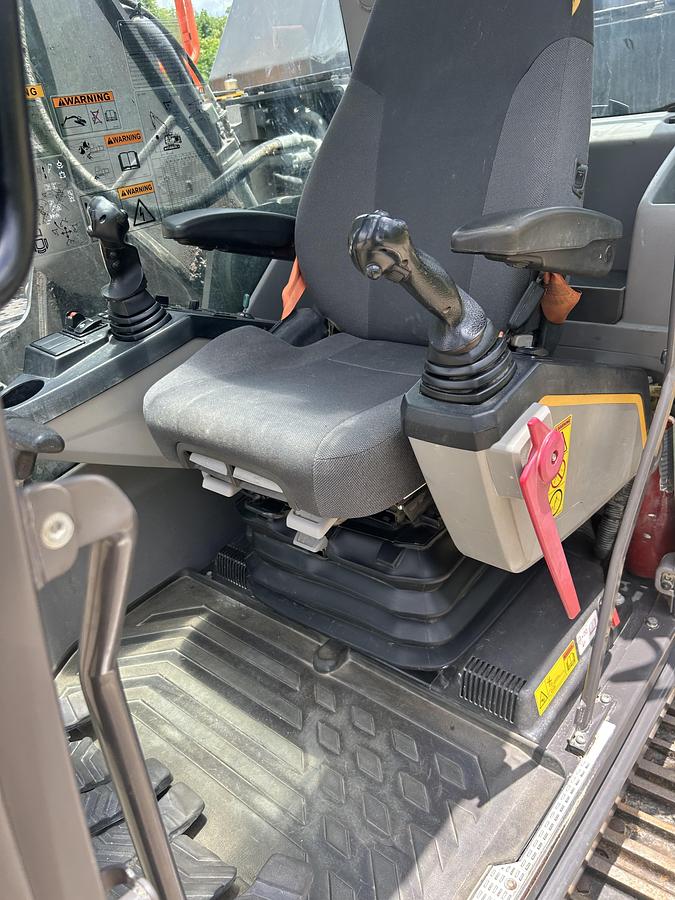 Used 2022 VOLVO EC300EL