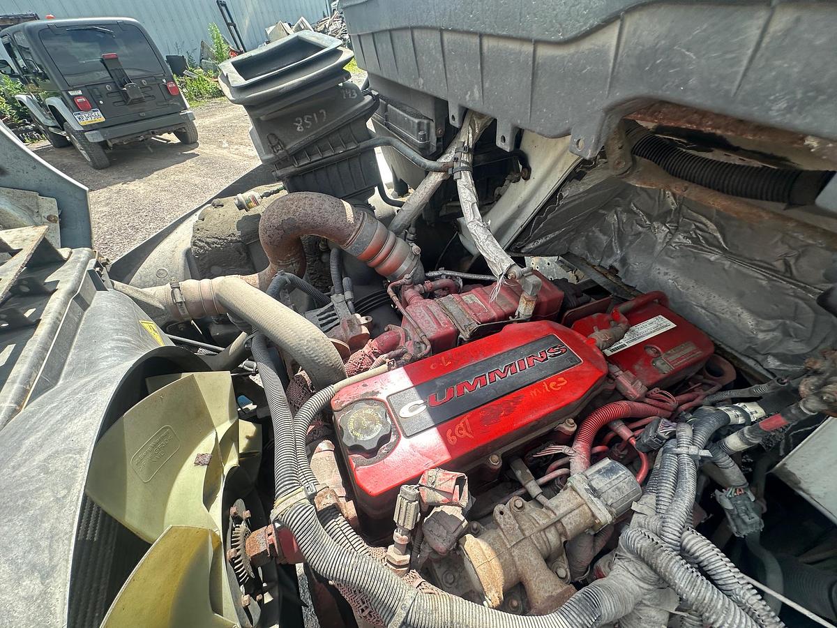 Used 2015 INTERNATIONAL 4300 24' Box Truck