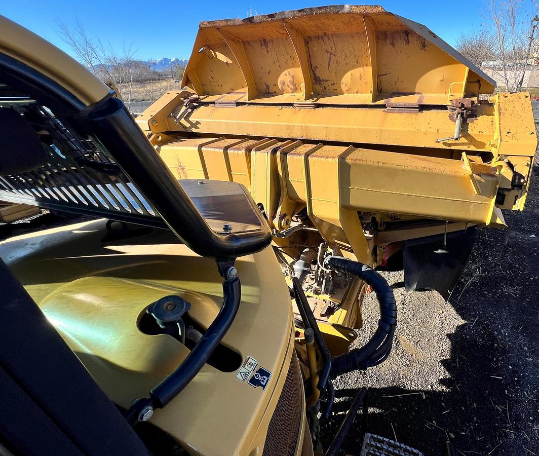 Used 2011 CATERPILLAR 740B Ej