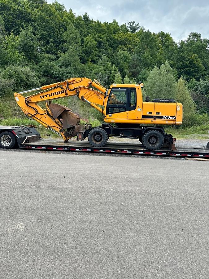 Used 2006 HYUNDAI R200W-7