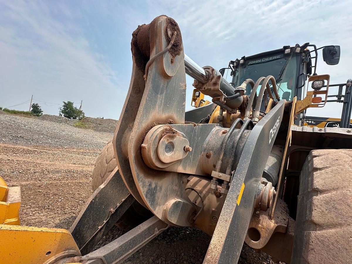 Used 2020 DEERE 744L