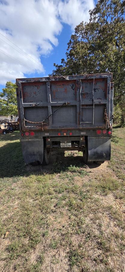 Used 1985 CLEMENT Pup Trailer