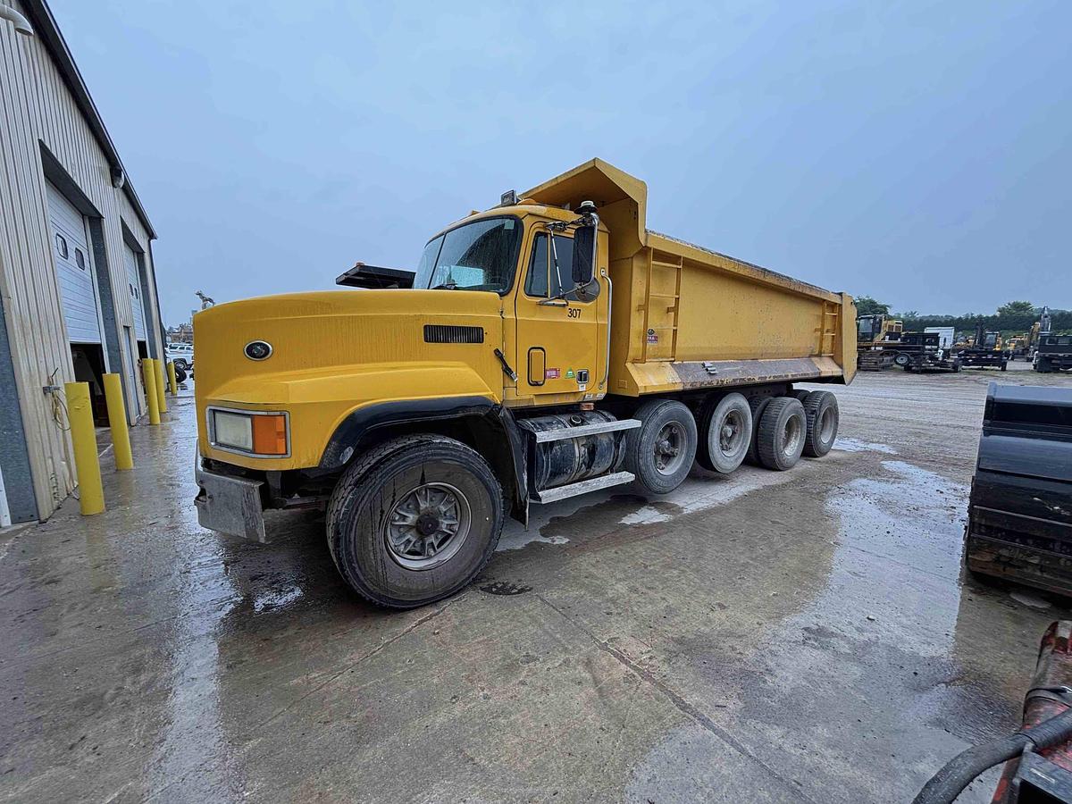 Used 1995 MACK CL713