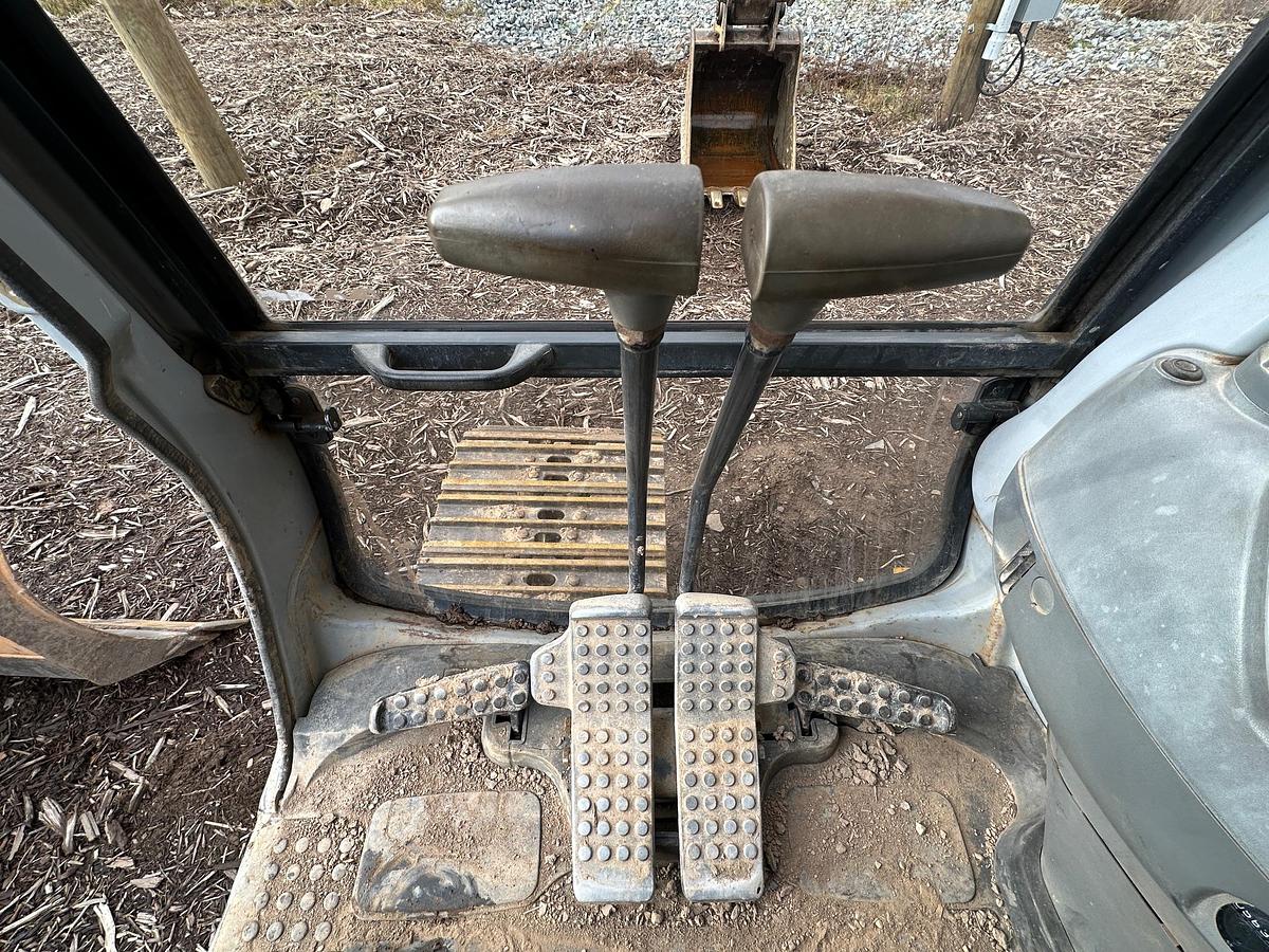 Used 2001 DEERE 160C LC