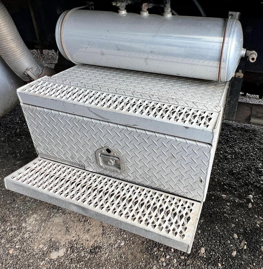 Used 2000 PETERBILT 357