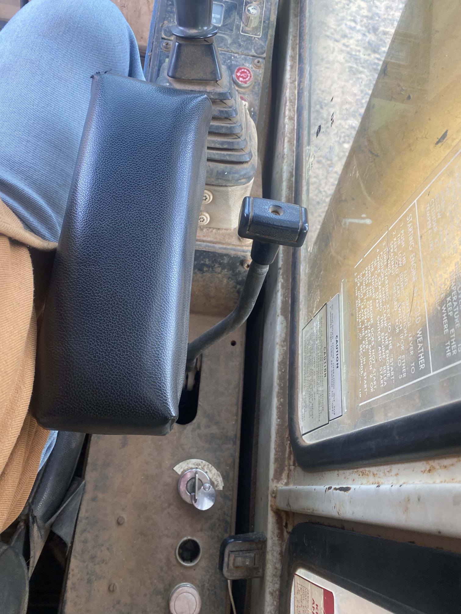 KOMATSU DRESSER PC650LC-5 - view 18 of 23