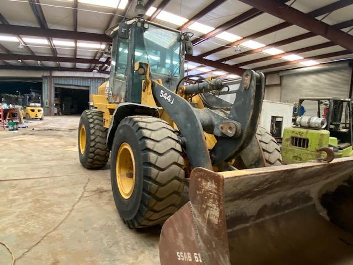 Used 2005 DEERE 544J