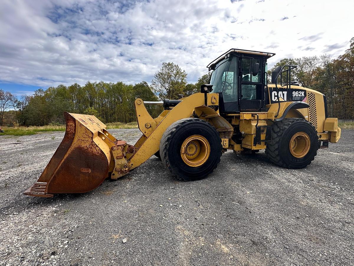 Used 2013 CATERPILLAR 962K