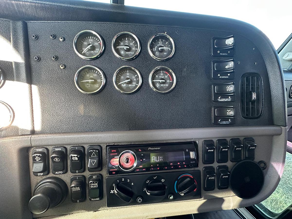 Used 2016 PETERBILT 367