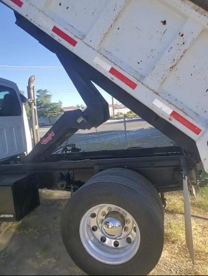 Used 2004 CHEVROLET C7500