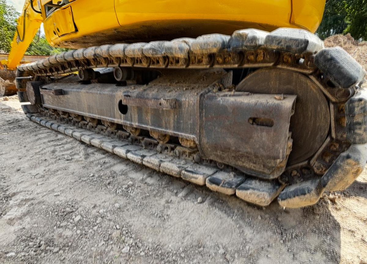 Used 2022 KOMATSU PC138USLC-11