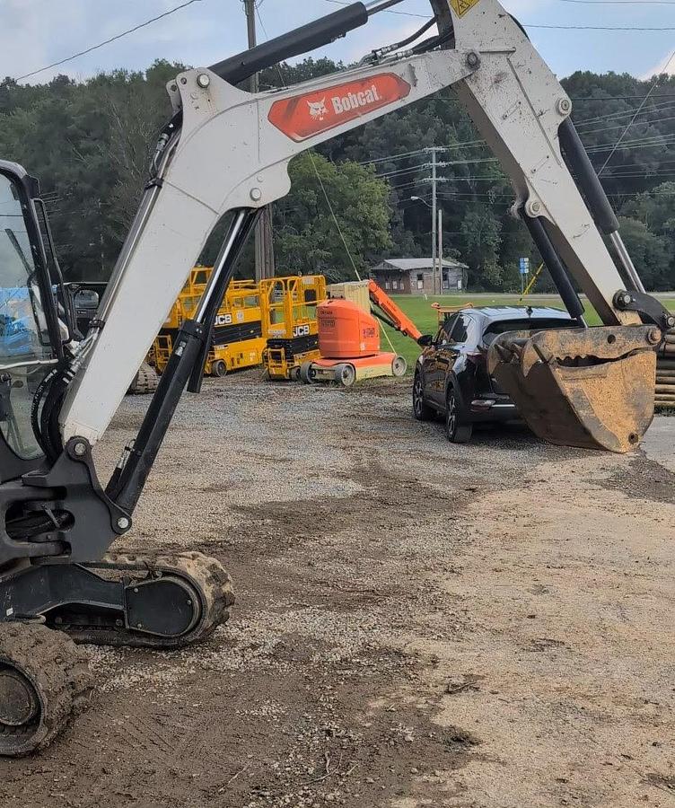 Used 2023 BOBCAT E 42 R2