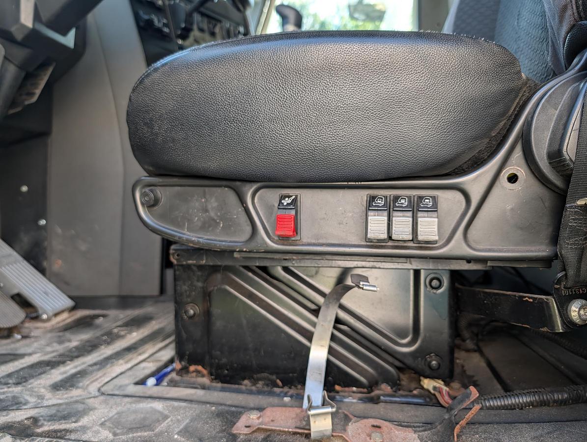 Used 2015 CATERPILLAR CT660 S