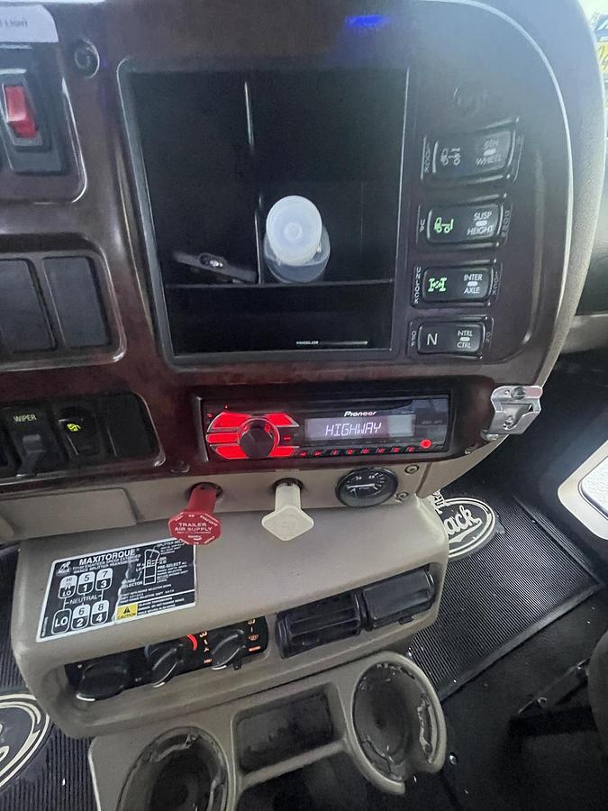 Used 2001 MACK CHU613