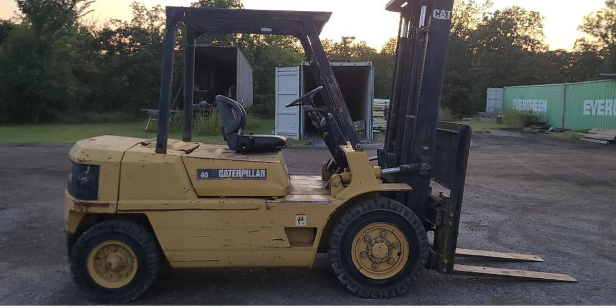 Used 0 CATERPILLAR GP40
