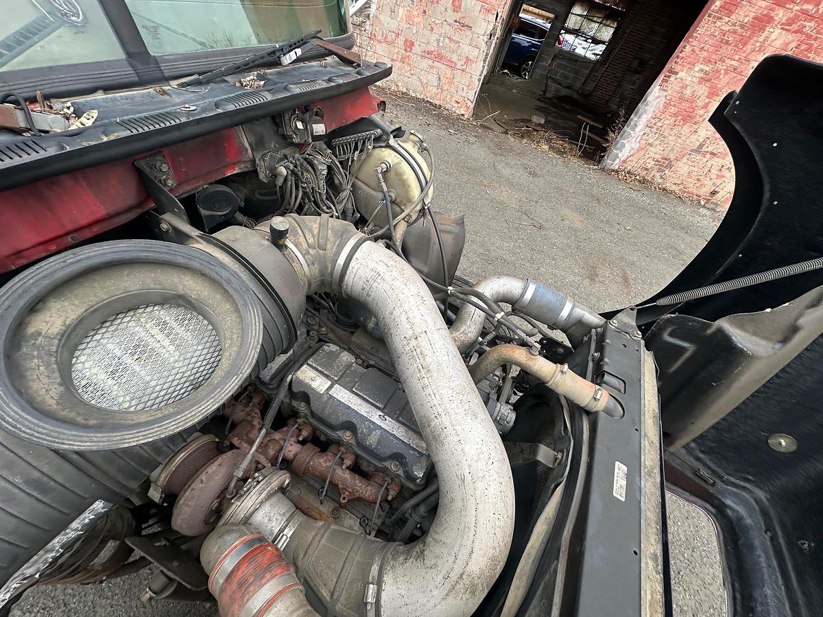 Used 2005 MACK Granite CV713