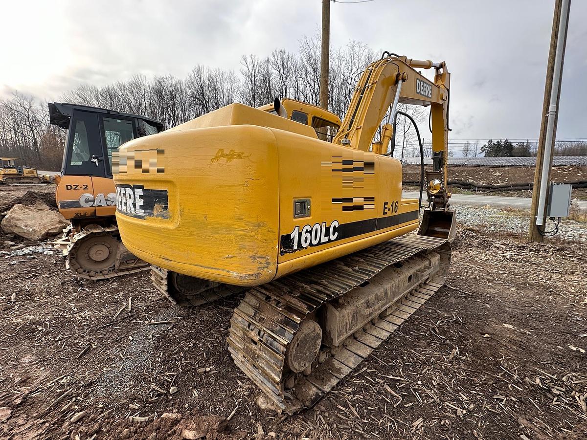 Used 2001 DEERE 160C LC