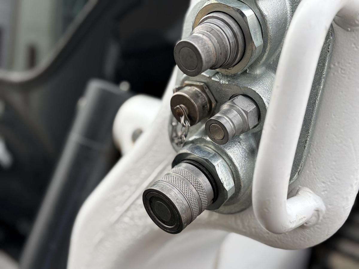 Used 2022 BOBCAT T76