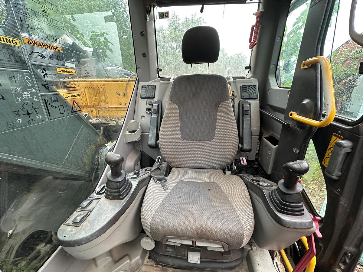 Used 2013 VOLVO ECR235DL