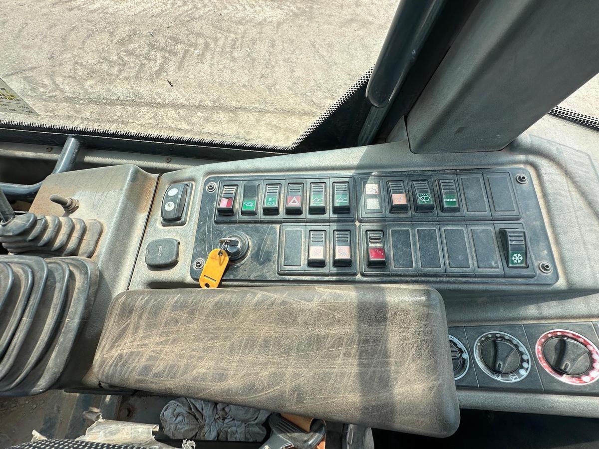 Used 2018 DEERE 244k-II