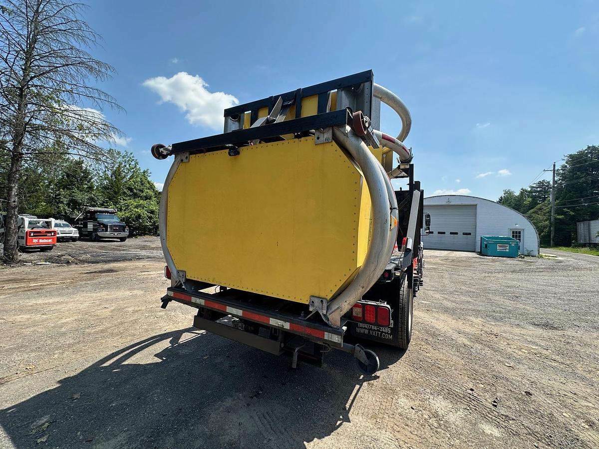 Used 2004 FREIGHTLINER M2 Attenuator Truck