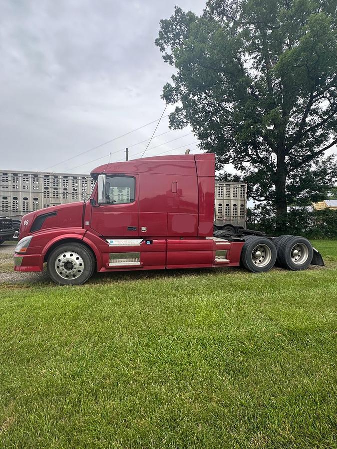 Used 2011 VOLVO VNL 64T630