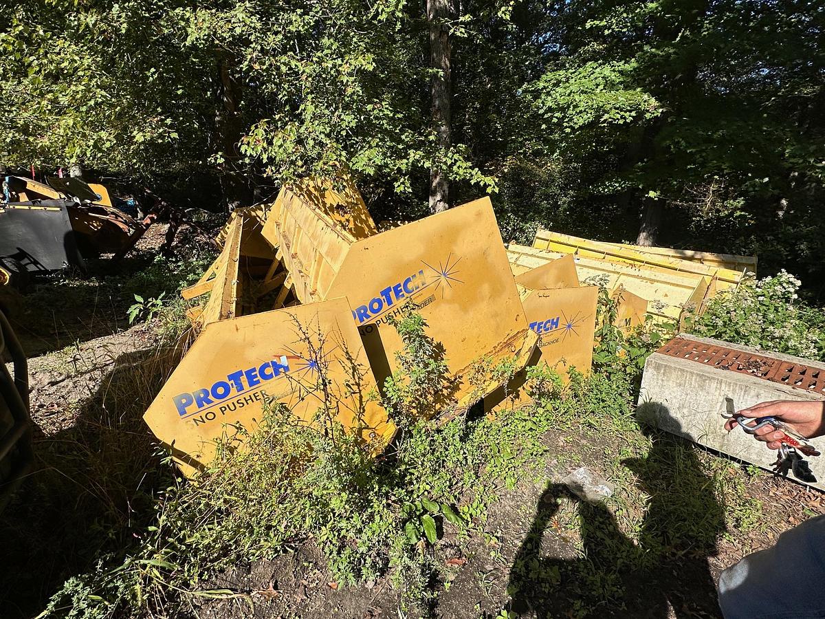 Used 2005 DEERE 624J