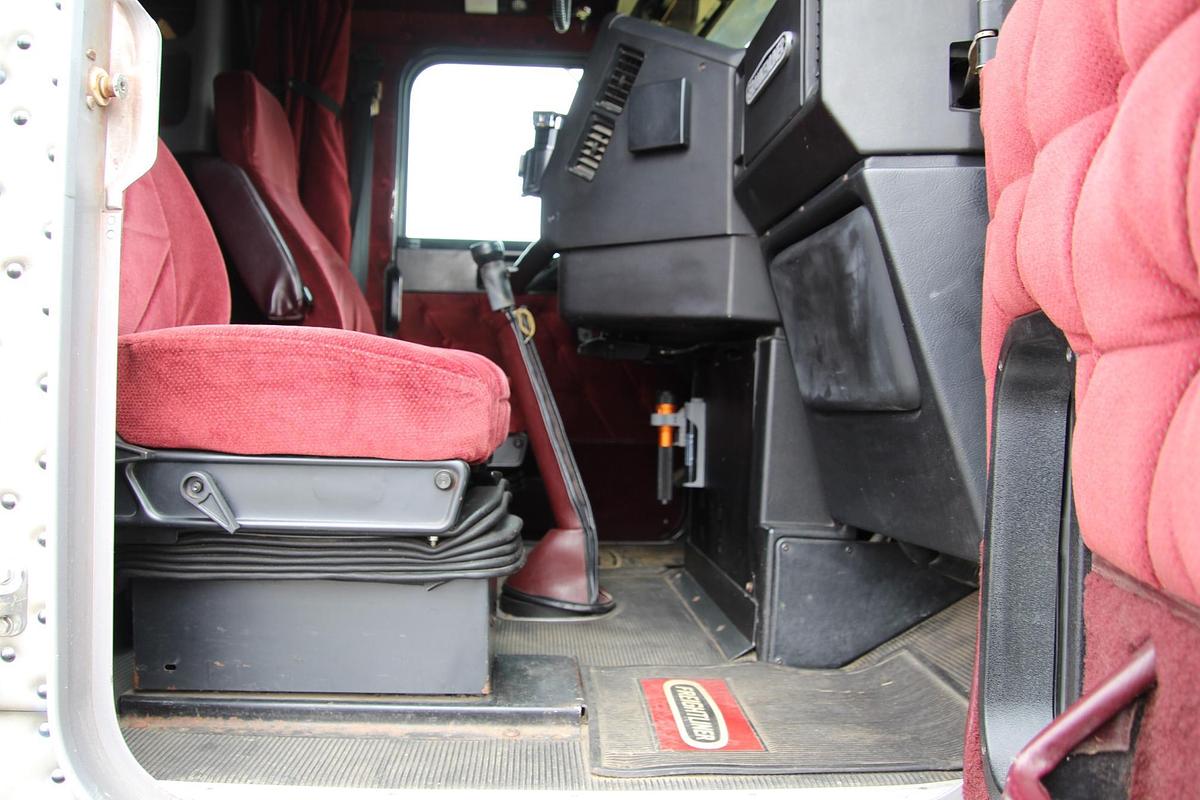 Used 1995 FREIGHTLINER 120