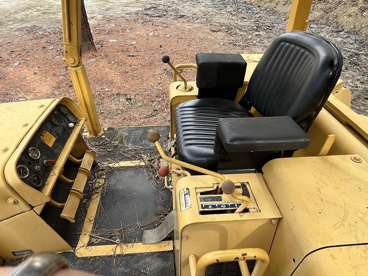 Used 1985 DEERE 750B