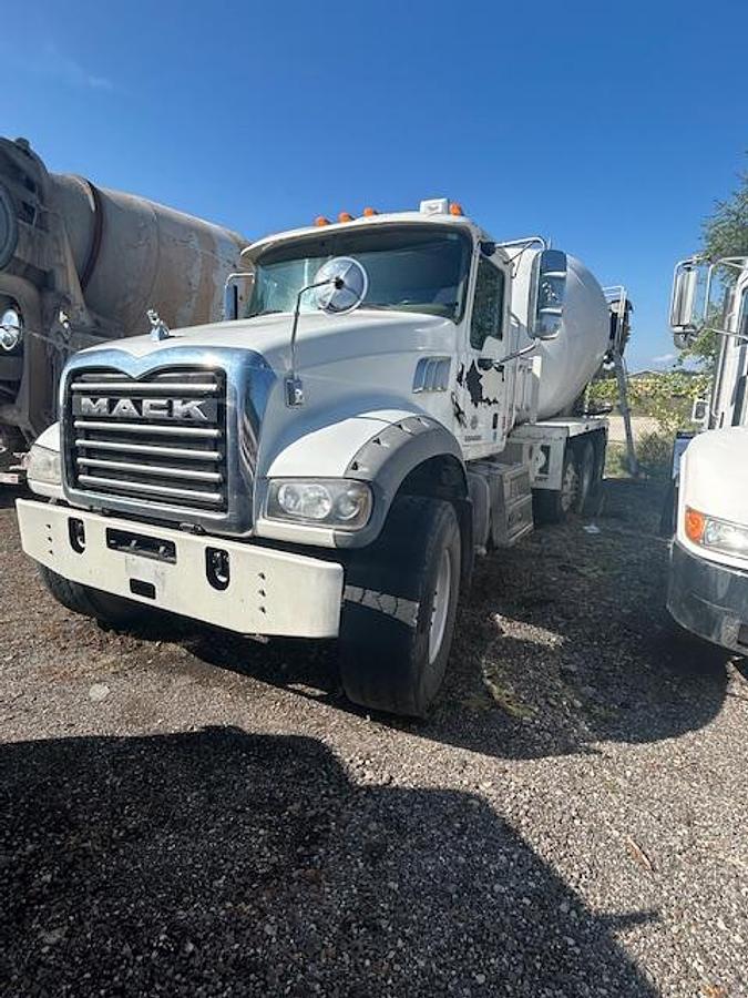 Used 2016 MACK GU713