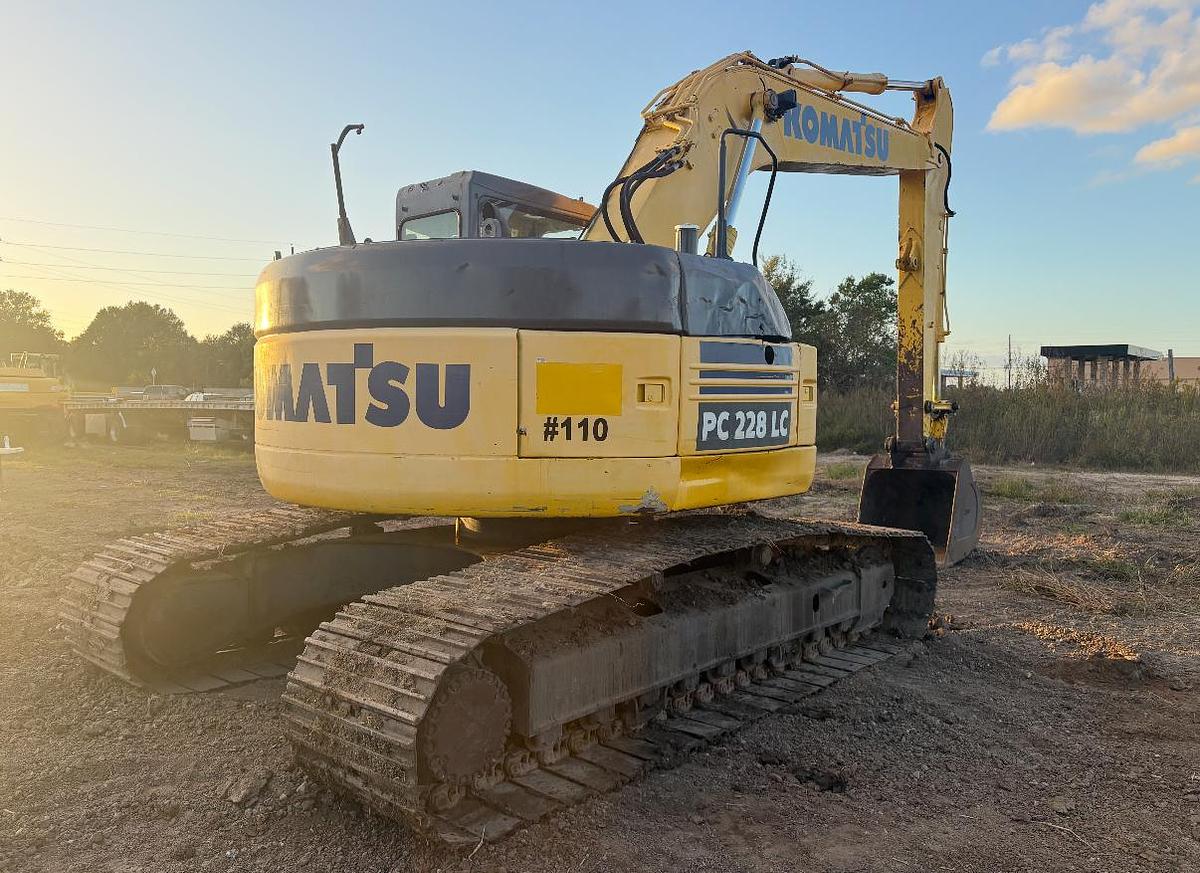 Used 2005 KOMATSU PC-228 LC