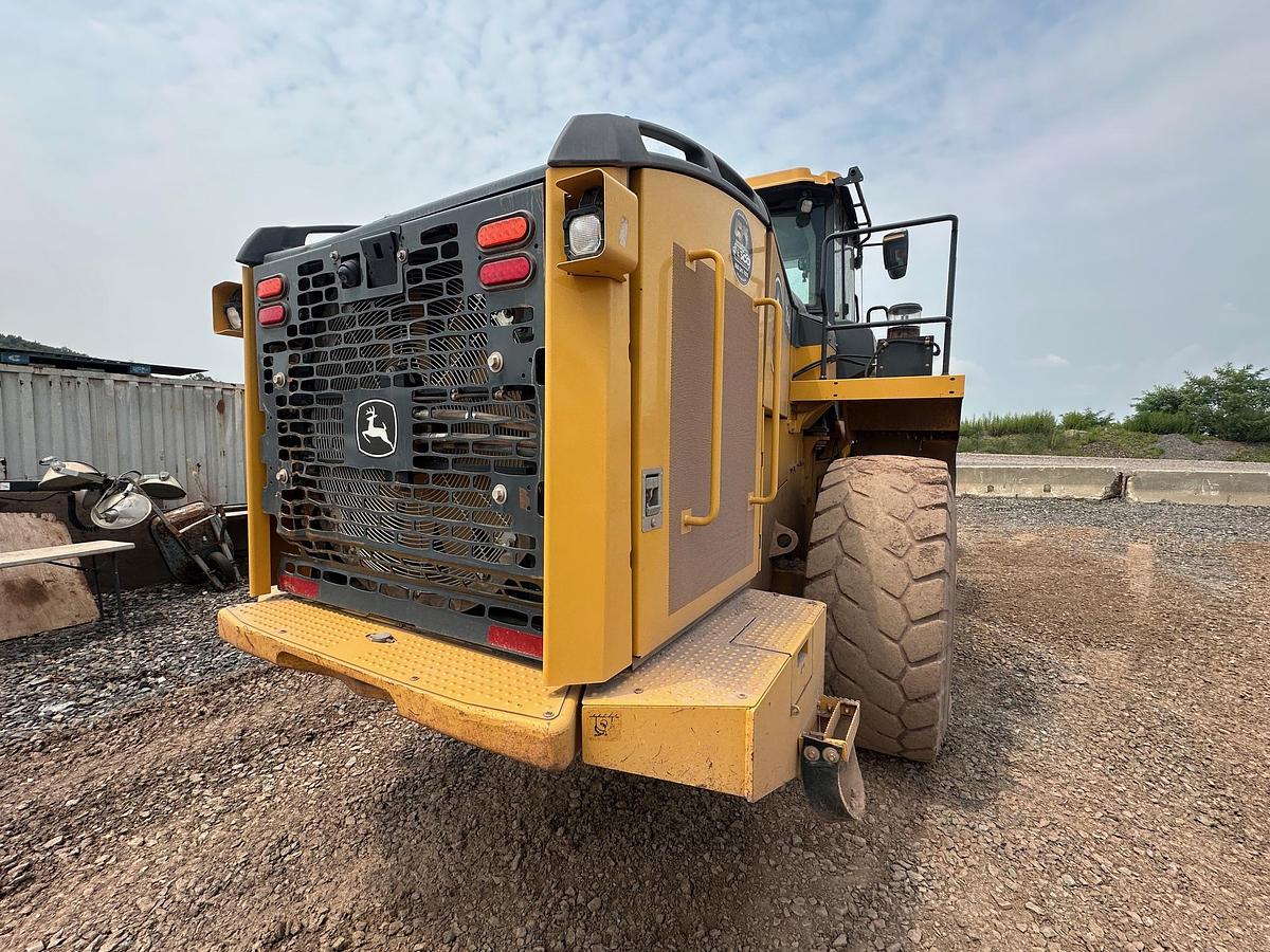 Used 2020 DEERE 744L