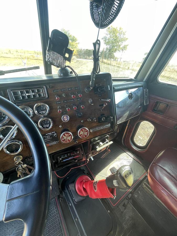 Used 1989 PETERBILT 379