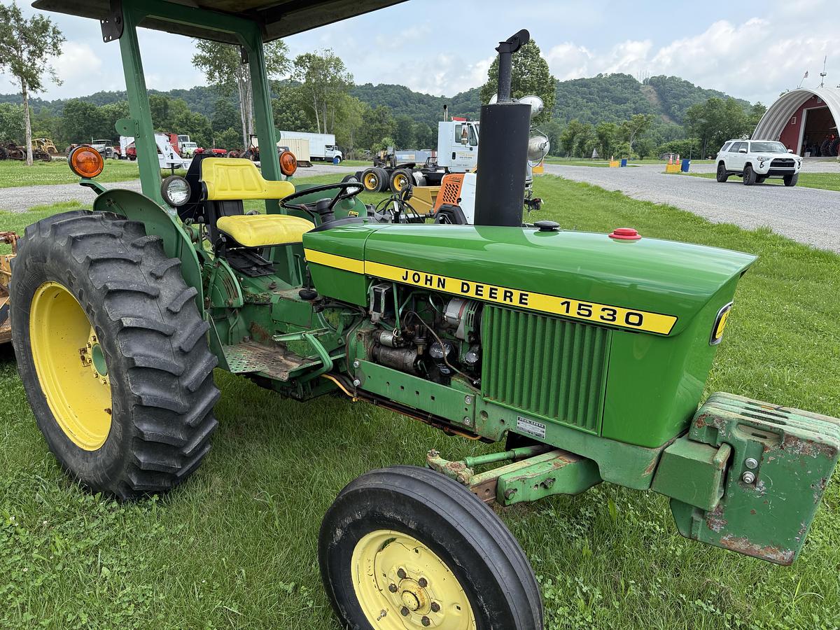 Used 1975 JOHN DEERE 1530