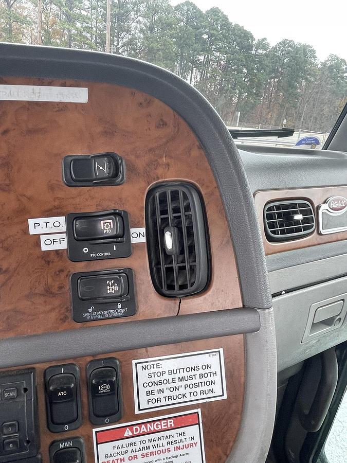 Used 2008 PETERBILT 365 Crane