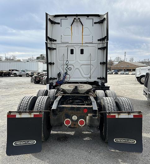 Used 2017 FREIGHTLINER Cascadia 125