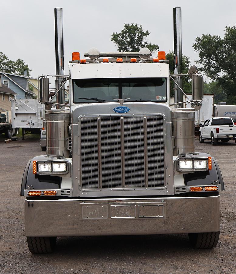 Used 2001 PETERBILT 379