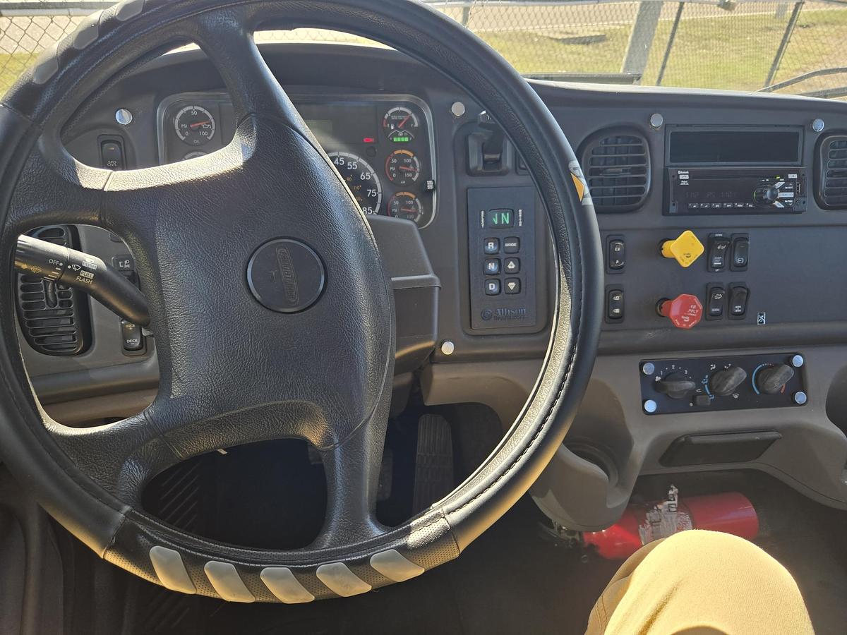 Used 2020 FREIGHTLINER Business Class M2 106