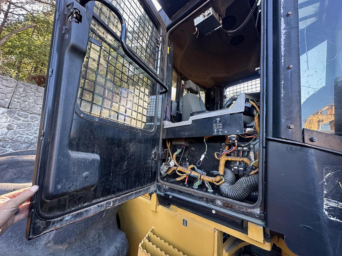 Used 2015 CATERPILLAR 553C