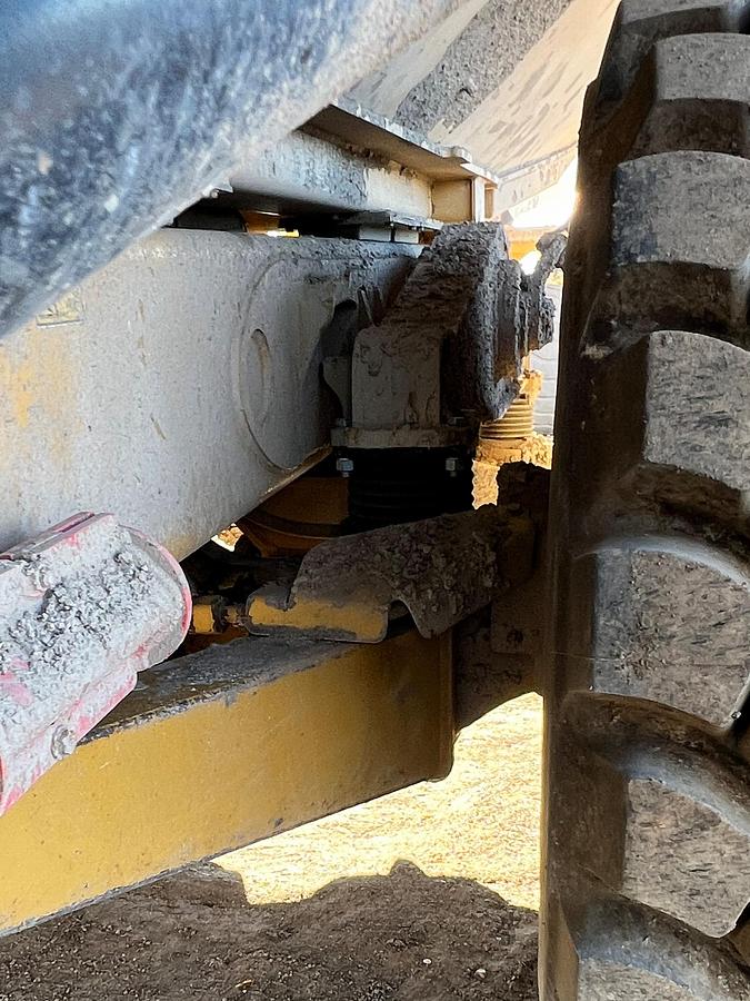 Used 2015 CATERPILLAR 740B