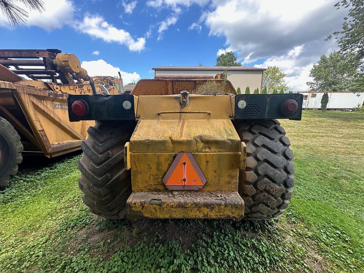 Used 1986 DEERE 762A