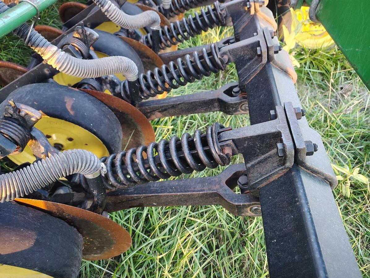 Used 1992 JOHN DEERE 750 Grain Drills